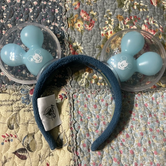 SOLD Disney Christmas Light Up Ears - Picture 1 of 4
